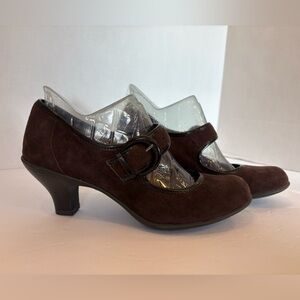 I Love Comfort brown suede leather mary jane style pumps heels shoes size 8M